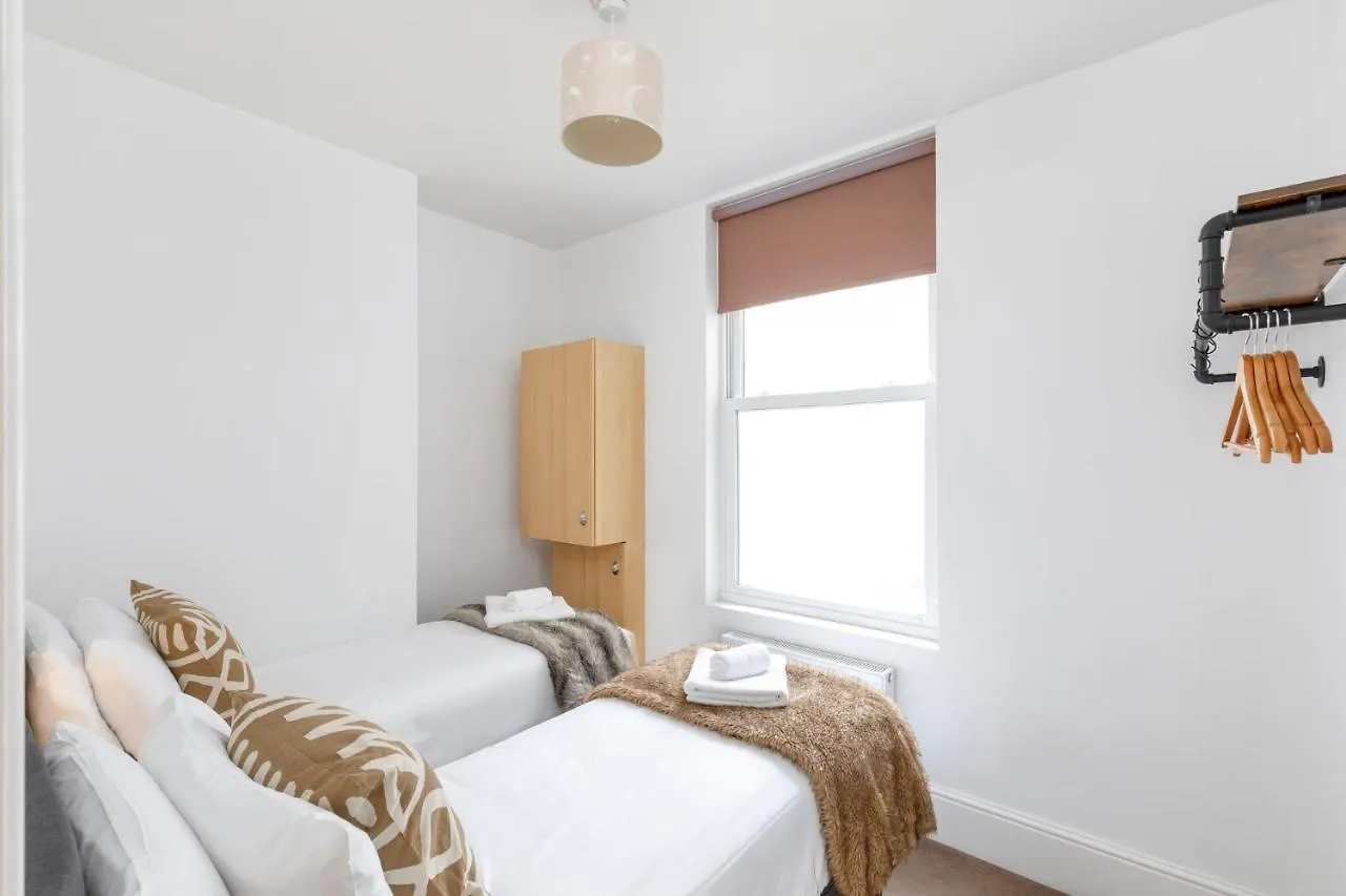 Serenity Square - Wow Location Central Brighton Sleeps 4
