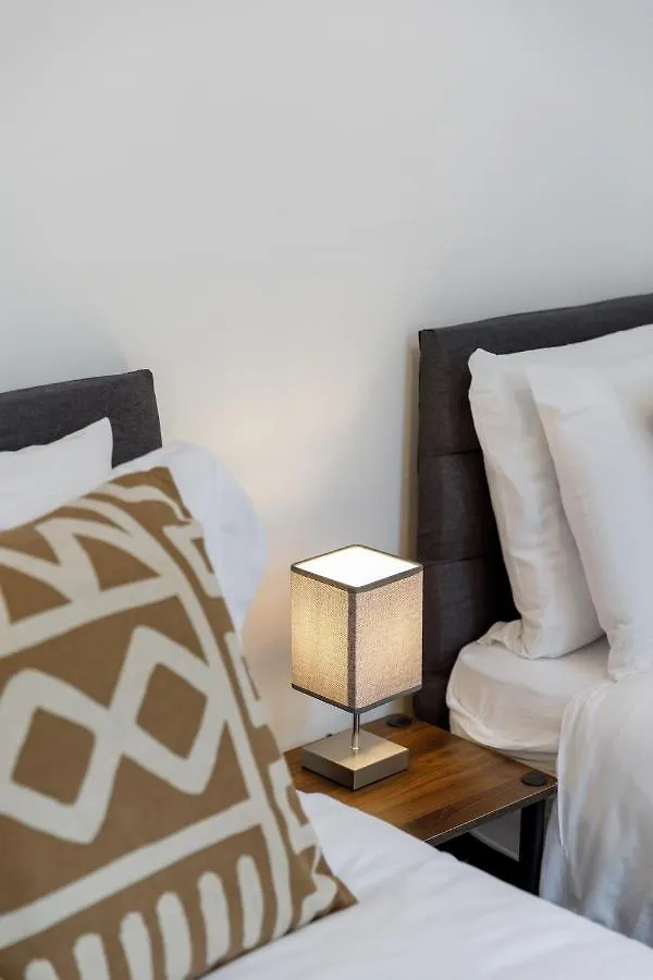Serenity Square - Wow Location Central Brighton Sleeps 4 Apartment