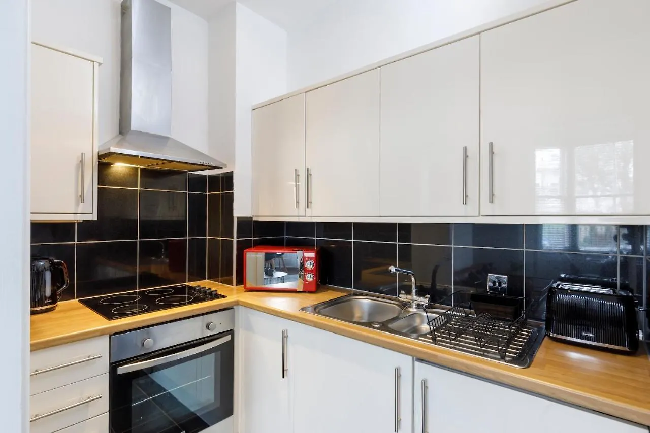Serenity Square - Wow Location Central Brighton Sleeps 4 0*,