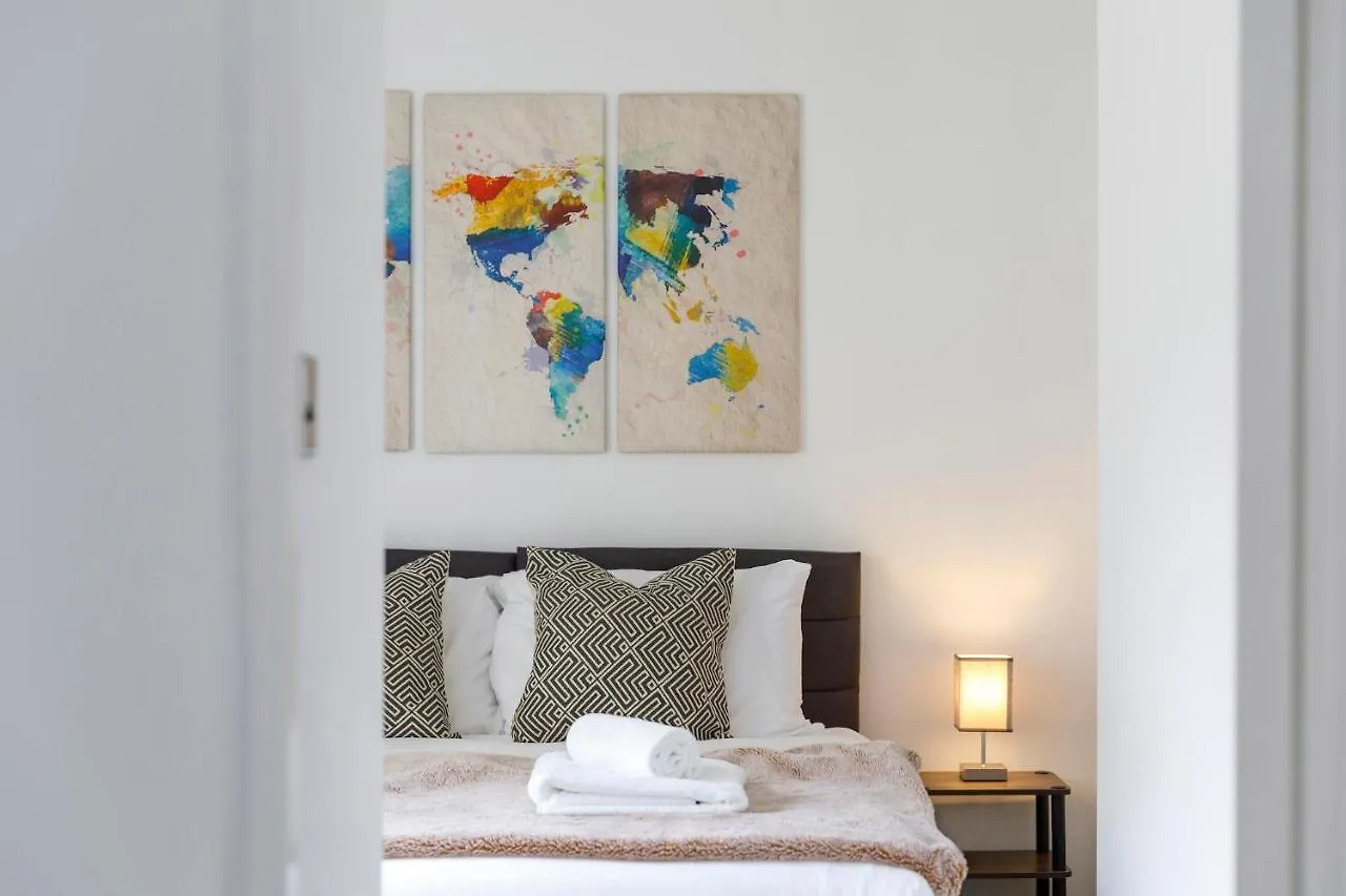 Serenity Square - Wow Location Central Brighton Sleeps 4 Apartment