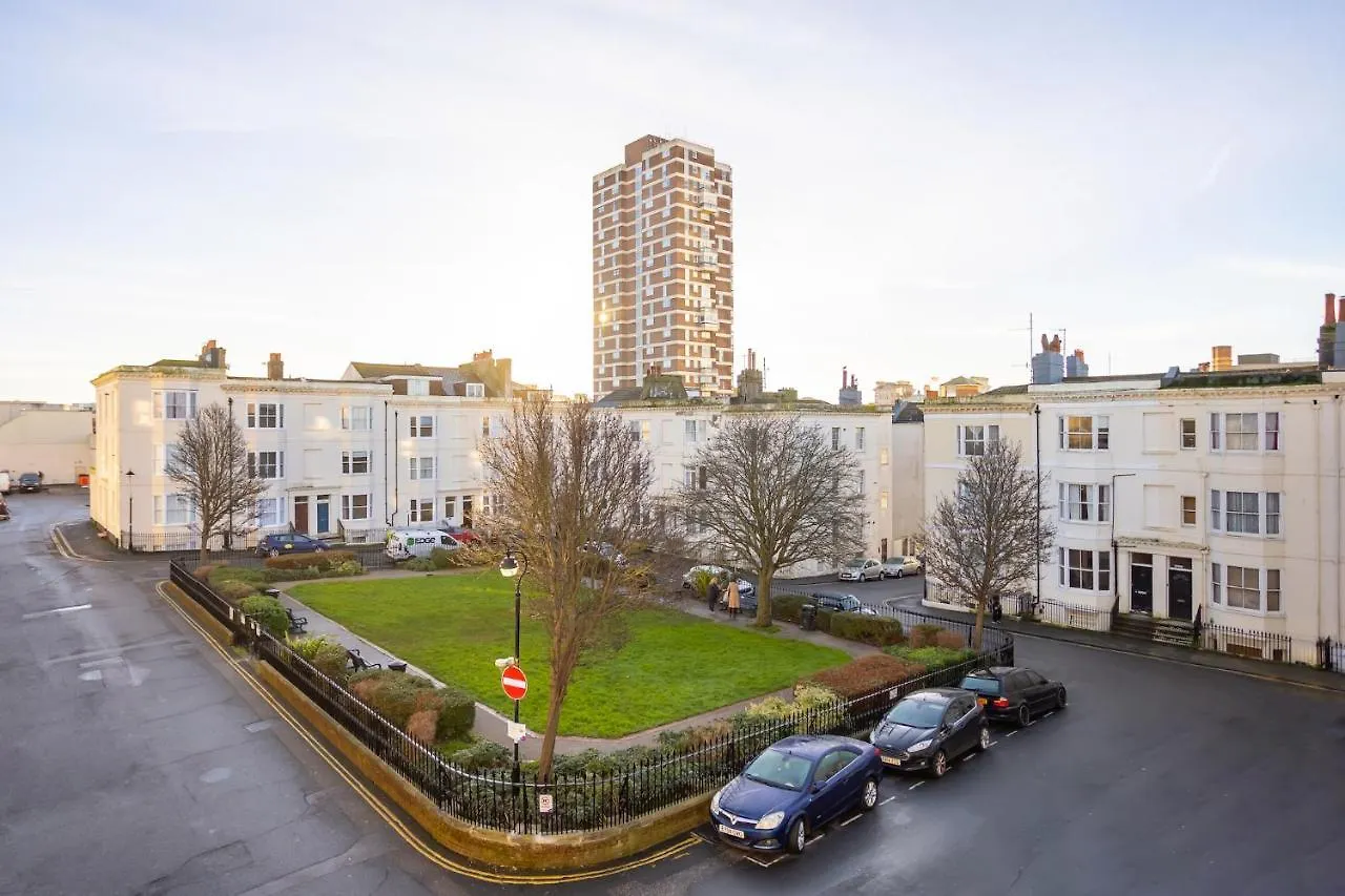 Serenity Square - Wow Location Central Brighton Sleeps 4 Apartment